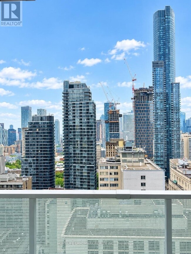 Building Photo - 501 Yonge St