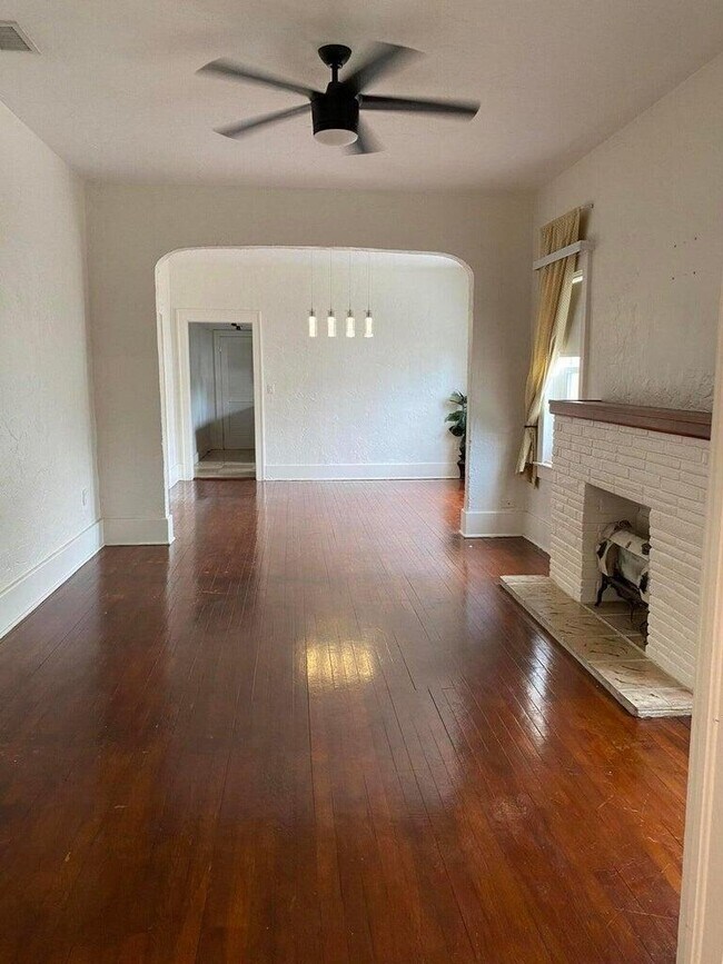 Foto del edificio - 5705 Garden Ave