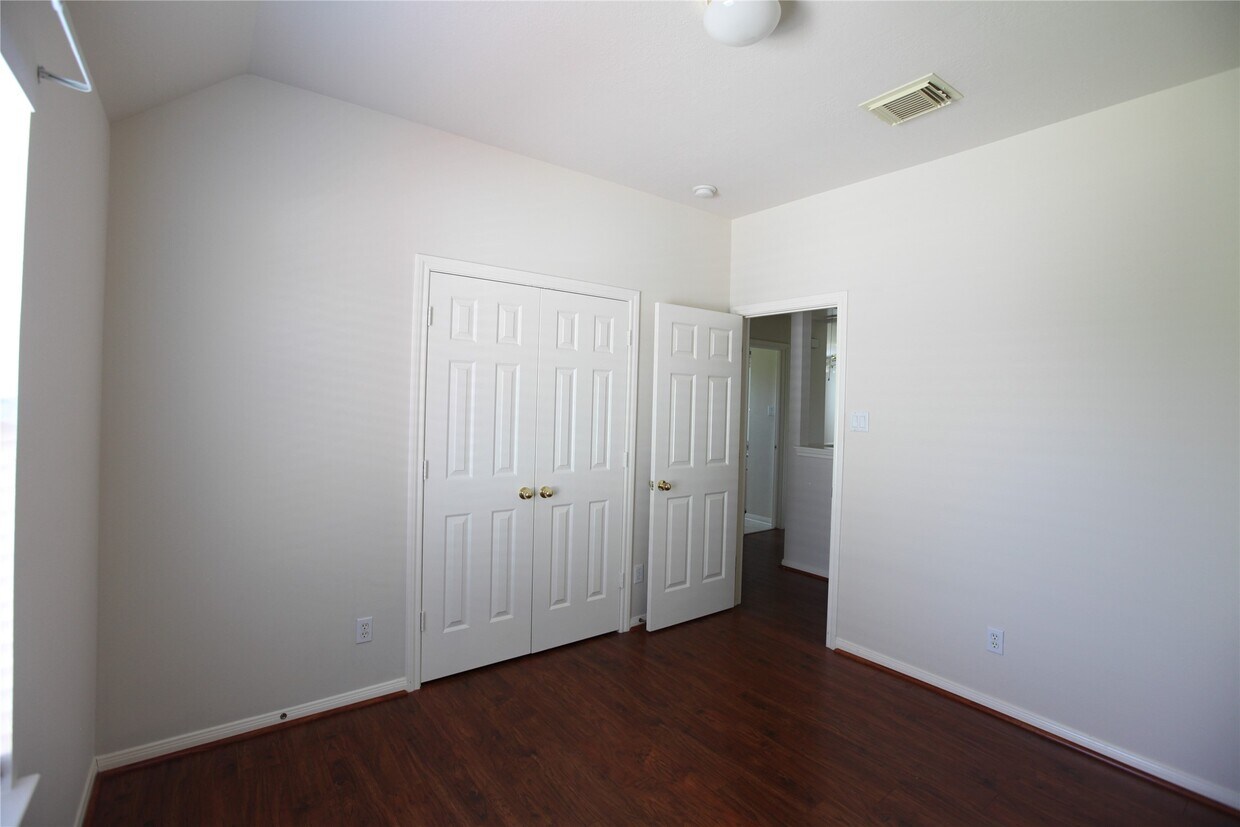 Foto del edificio - 607 Ashley Cove Ct