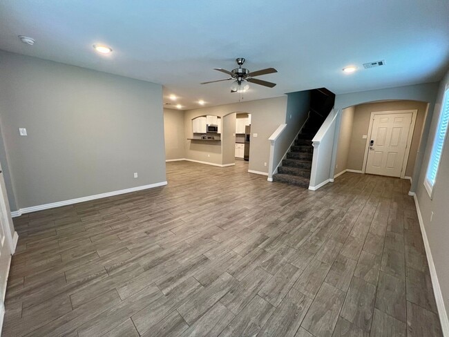 Foto del edificio - 6623 Leightyn Ln