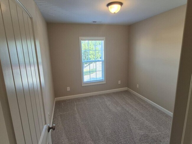 Foto del edificio - 3 bedrooms 2.5 Bath