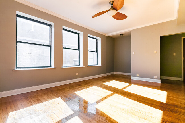 Building Photo - One Bedroom in South Shore Available Now!