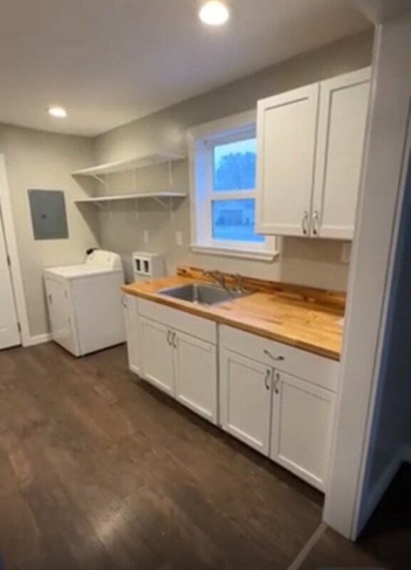 Building Photo - 820 S Hackley St