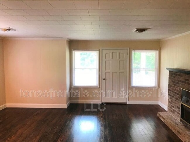 Foto del edificio - 148 Briarwood Ln