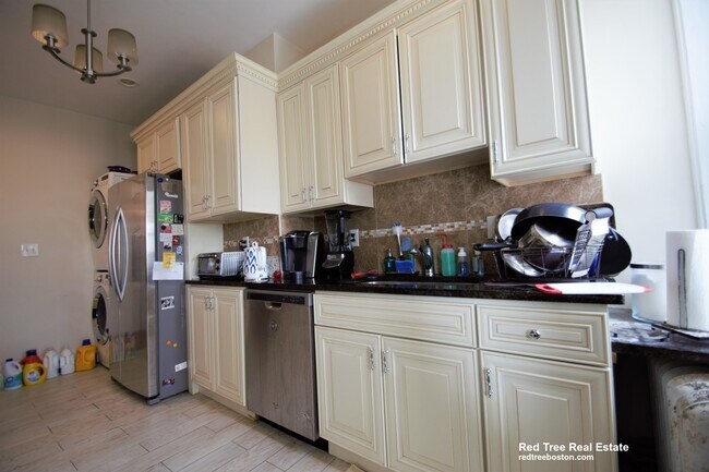 Photo - 11 Babcock St Apartment