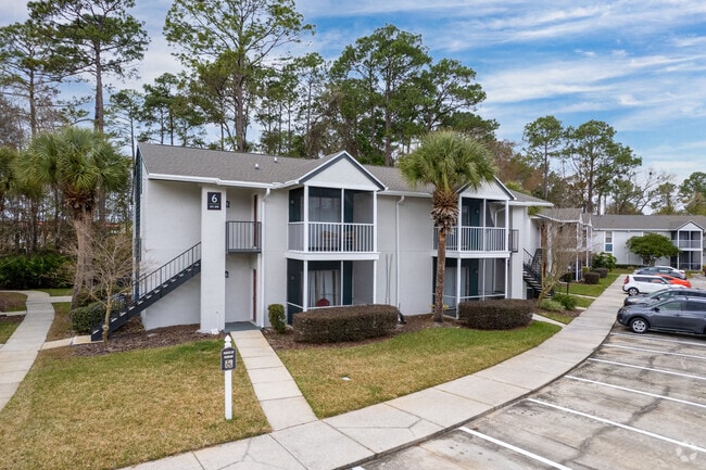 Building Photo - Vue at Baymeadows