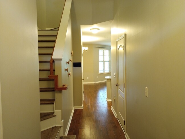 Building Photo - 8324 Tassel Ct