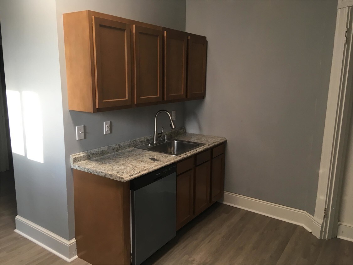 Foto principal - 612 W Breckinridge St