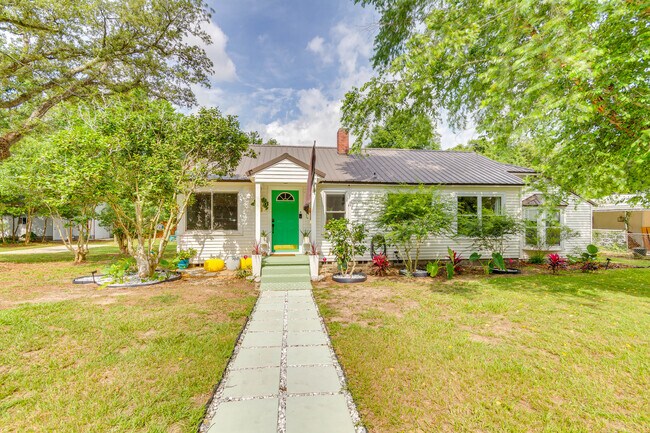 Foto del edificio - 205 N Pinewood Ln