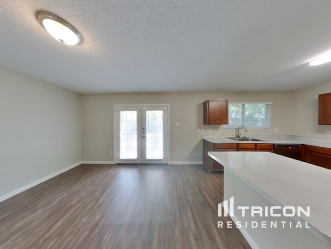 Building Photo - 9945 Sparrow Hawk Ln
