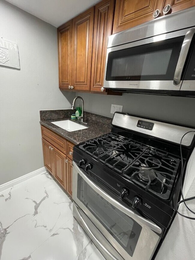 Foto del edificio - 8101 E Woodsboro Ave