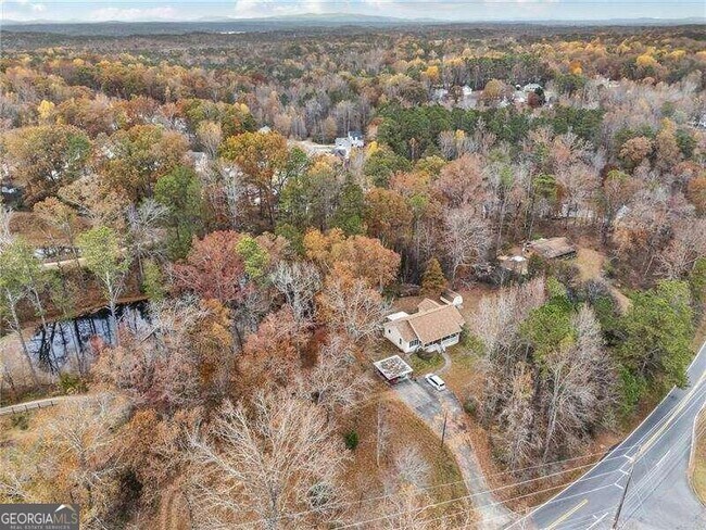 Foto del edificio - 6325 Woodstock Rd