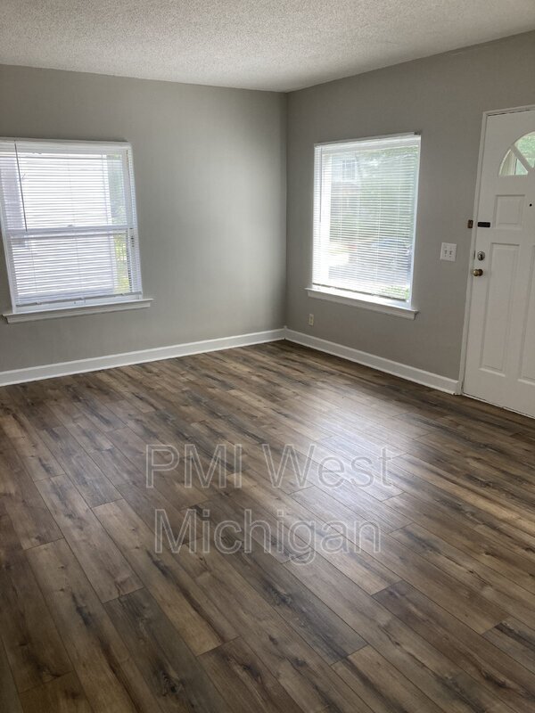 Foto del edificio - 927 10th St NW