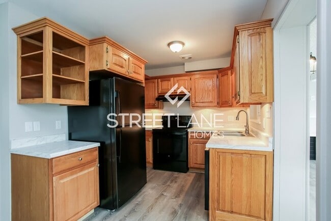 Building Photo - Spacious 4 bedroom home in Columbus!