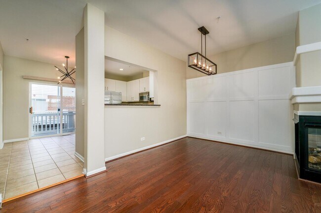 Building Photo - 8312 Avalon Dr