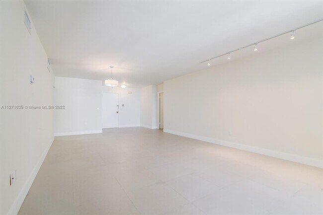 Building Photo - 9801 Collins Ave