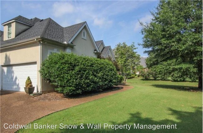 Building Photo - 1318 White Oak Ln
