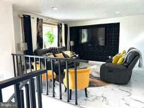 Building Photo - 610 Ogden Dr