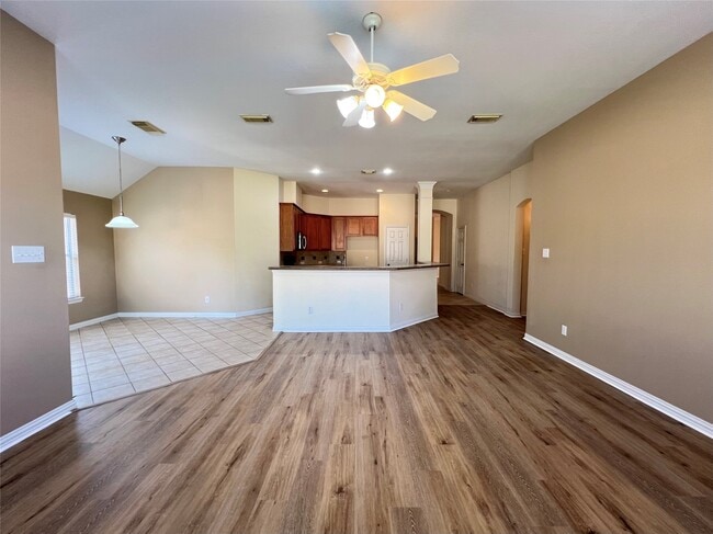 Building Photo - 23247 Dewflower Dr