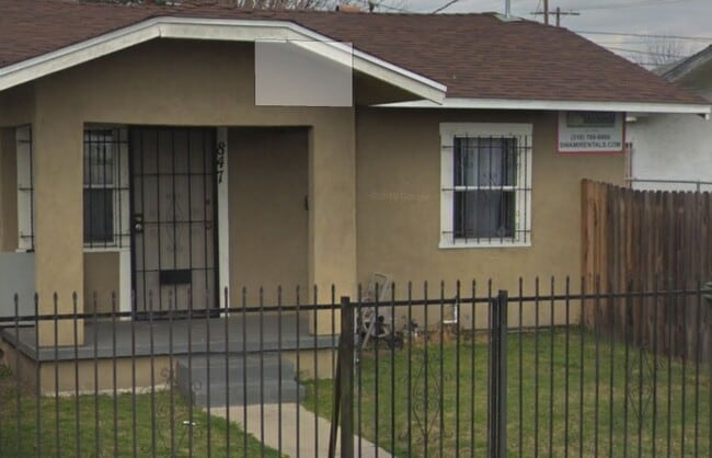 Building Photo - 1578E