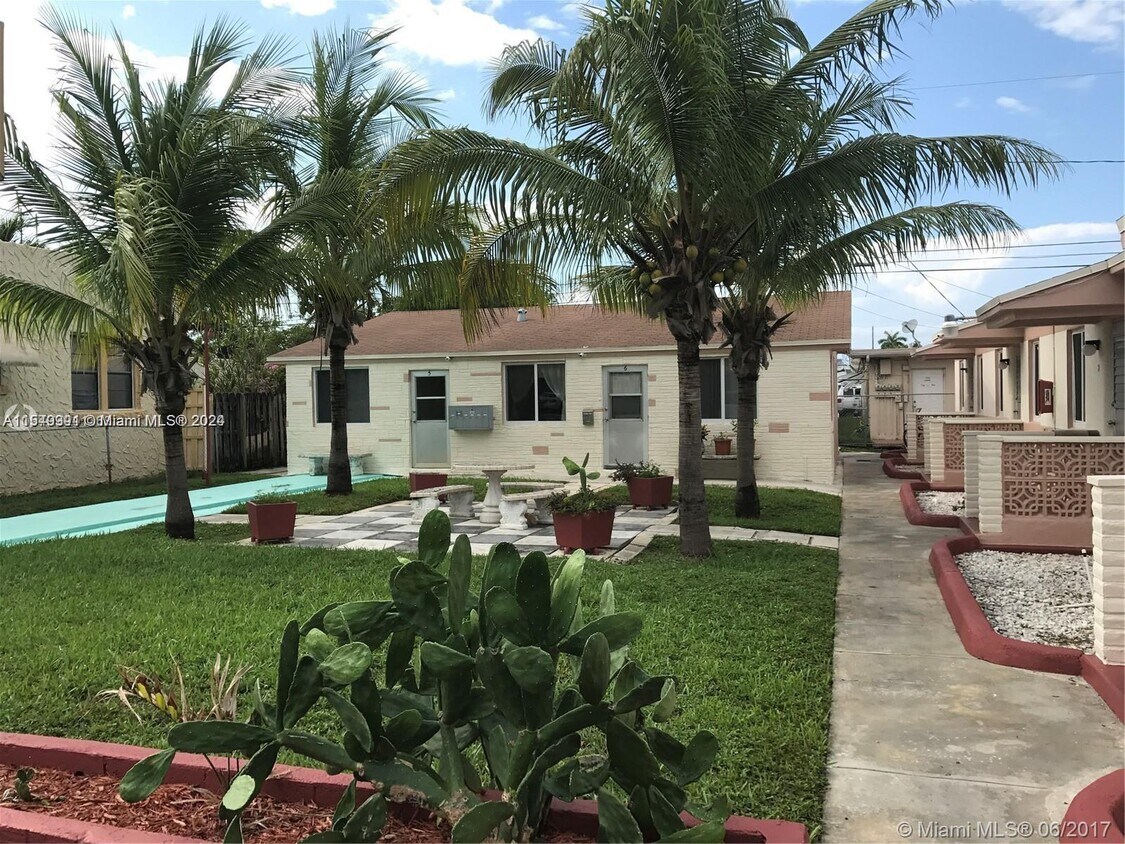 Primary Photo - 709 NE 4th Ct.