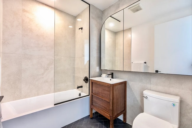 Building Photo - 953 Dean St