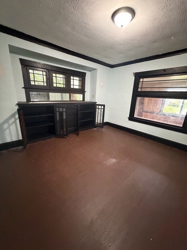 Building Photo - 111 N Brockway Ave