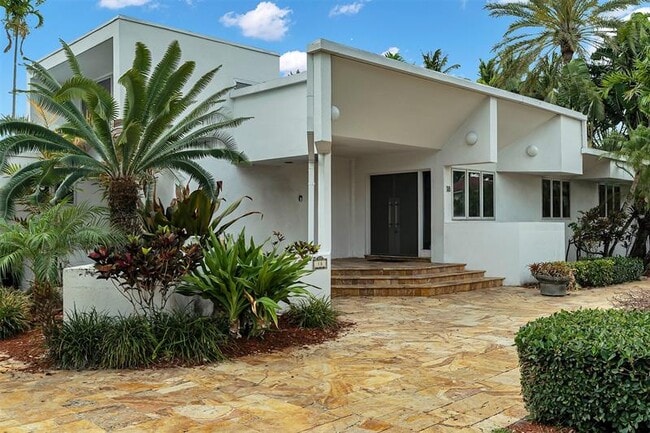Building Photo - 18 Nurmi Dr