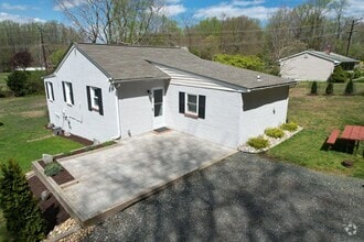 Building Photo - 211 Friendship Rd