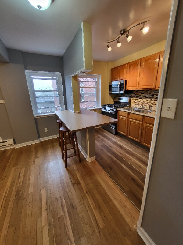 Foto del edificio - 751 Adams Ave