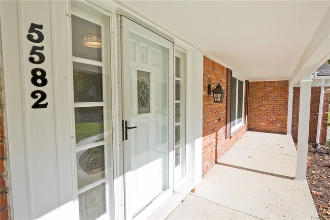 Building Photo - 5582 Northcote Ln