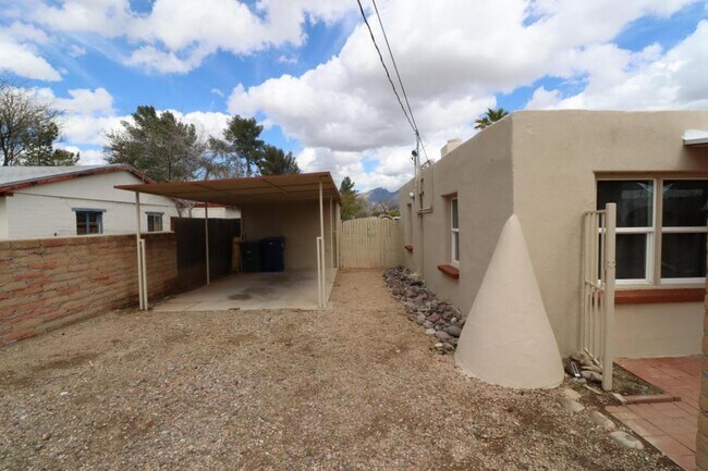 Building Photo - 4031 E Glenn St