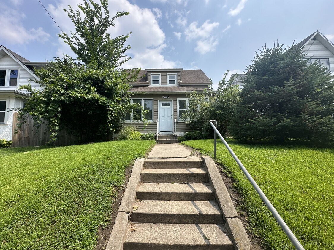Primary Photo - 1322 N Vincent Ave