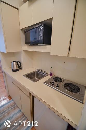 Foto del edificio - 330 E 43rd St
