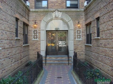 Building Photo - 82-06 34th Avenue
