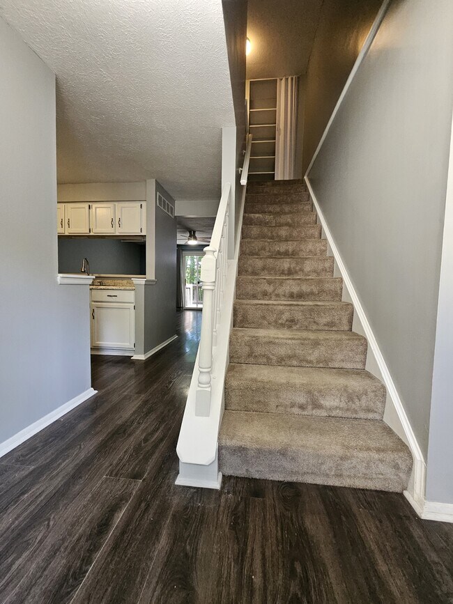 Foto del edificio - 9459 Timber View Dr