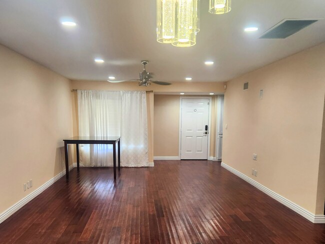 Foto del edificio - 12605 16th St
