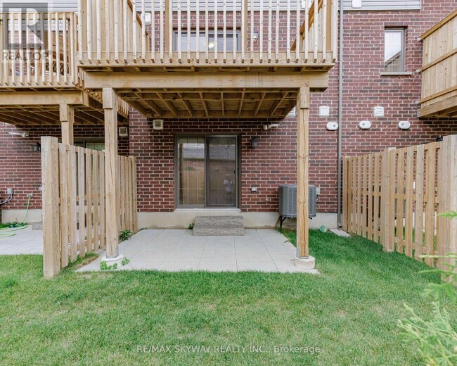 Photo du bâtiment - 311-311 Woolwich St