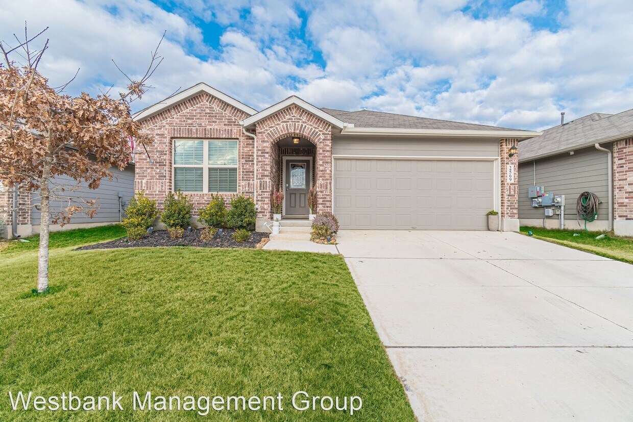 Foto principal - 4 br, 2 bath House - 2569 McCrae