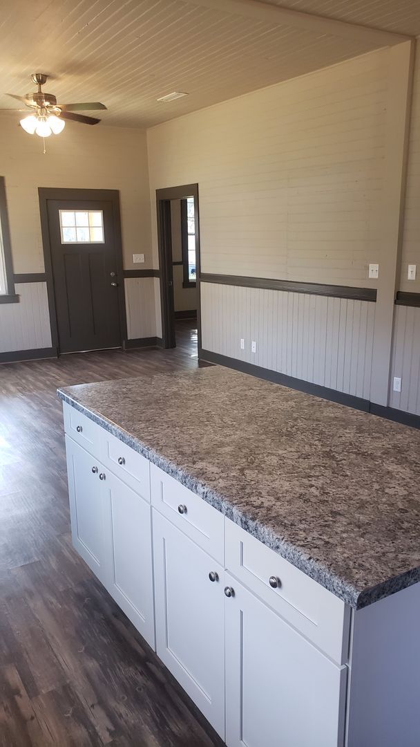 Building Photo - 2 bed/1 bath home