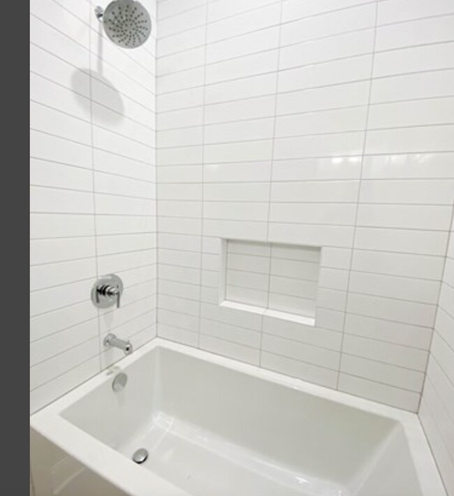 Foto del edificio - 3343 N Kenmore Ave