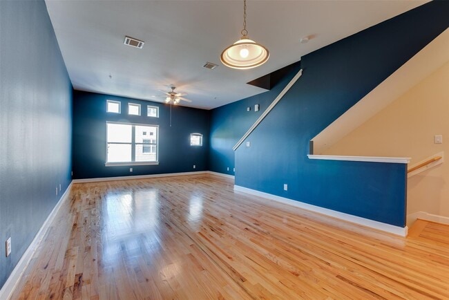 Foto del edificio - 5941 S Loop E