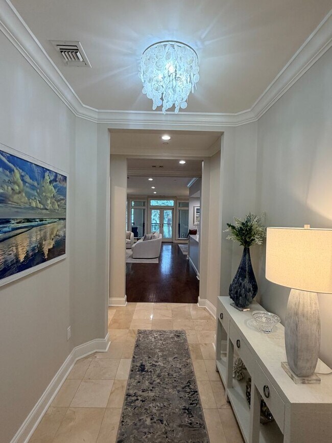 Building Photo - Stunning Luxury, Two Bedroom Creek Front Condo in Hilton Head Plantation