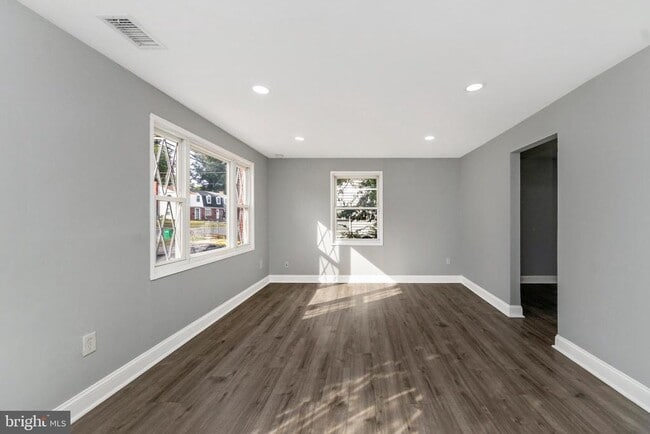 Building Photo - 7702 Burnside Rd