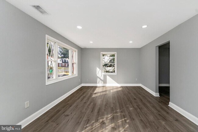 Foto del edificio - 7702 Burnside Rd