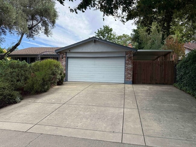 Photo - Great 3 Bedroom Walking Distance to American River House