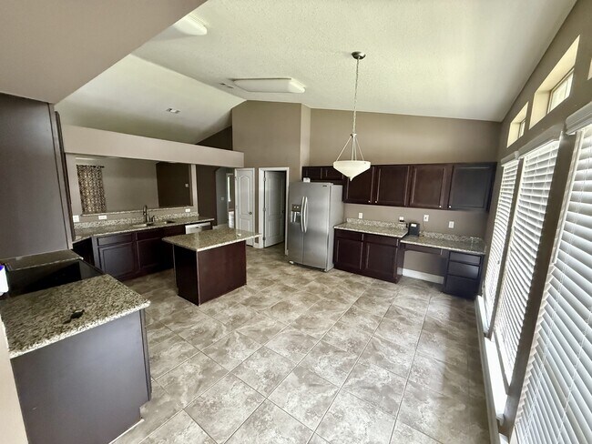 Building Photo - 4415 Mirada Way