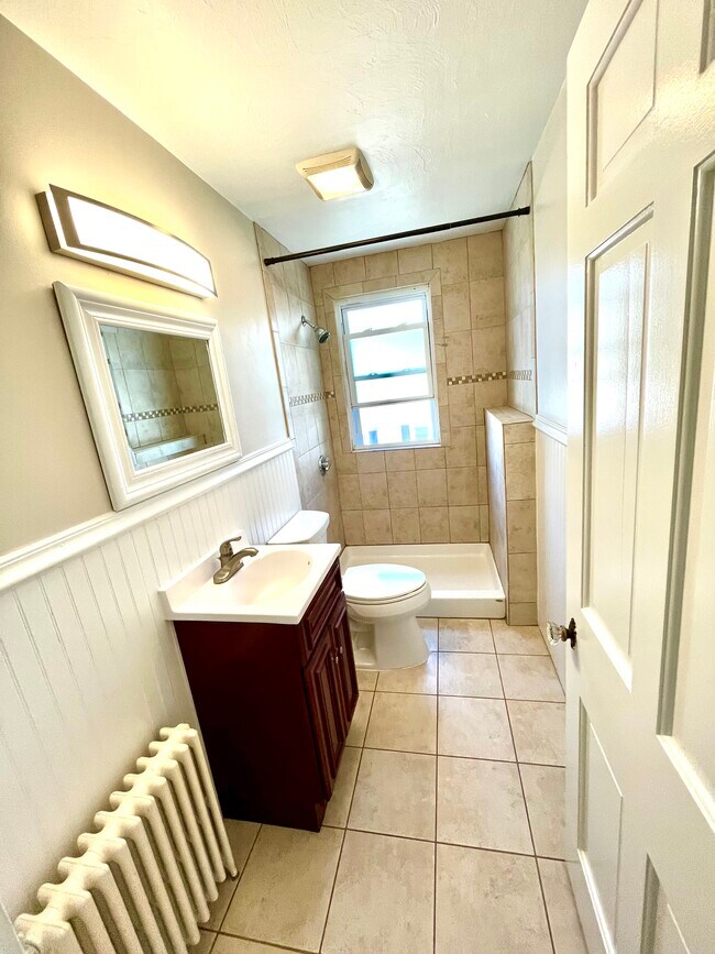 Bathroom - 6 Waters St