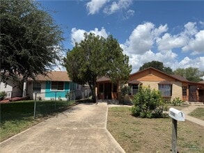 Building Photo - 1305 N 5th St