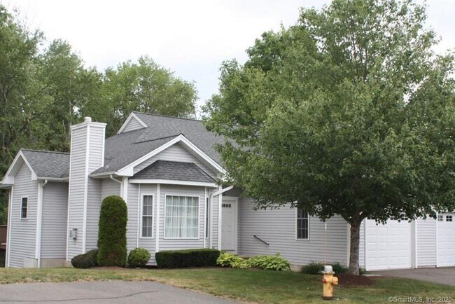 Building Photo - 111 Pondview Cir